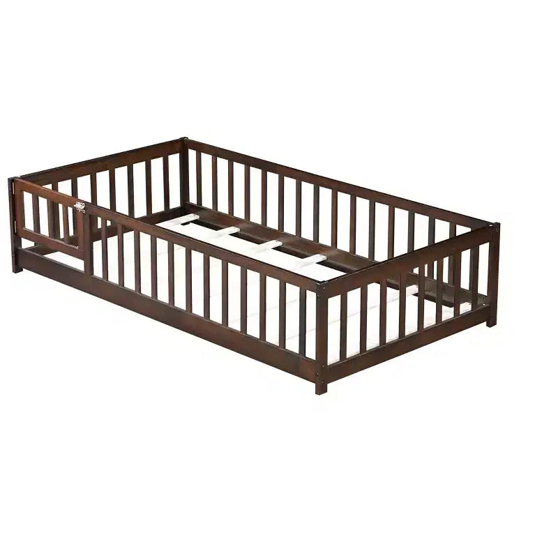 Lit jumeau au sol avec clôture et porte, cadre de lit Montessori bas pour enfants, bois d'hévéa, barrières de sécurité, assemblage facile