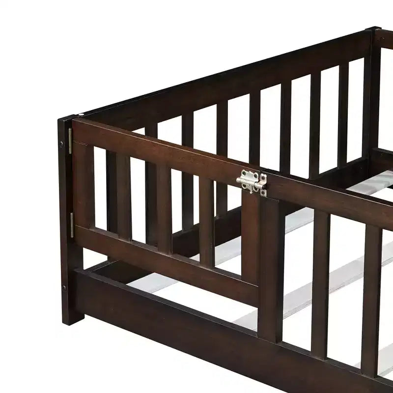 Lit jumeau au sol avec clôture et porte, cadre de lit Montessori bas pour enfants, bois d'hévéa, barrières de sécurité, assemblage facile