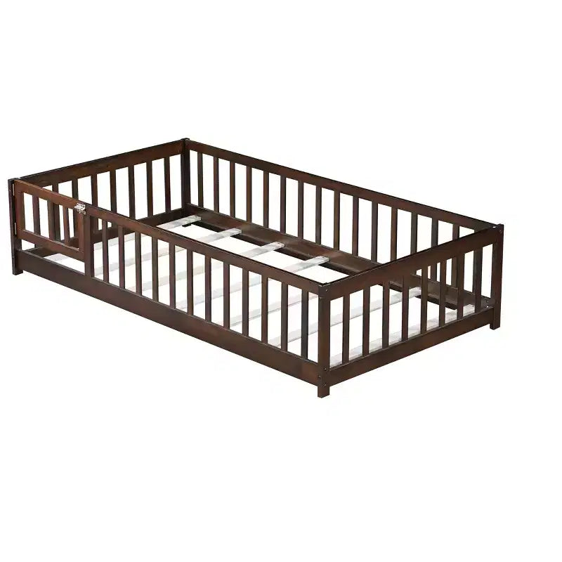 Lit jumeau au sol avec clôture et porte, cadre de lit Montessori bas pour enfants, bois d'hévéa, barrières de sécurité, assemblage facile