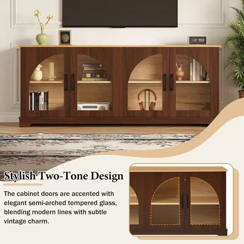 Console TV de style champêtre avec portes en verre semi-cintrées, peut accueillir des téléviseurs jusqu'à 70", buffet en grain de bois avec, Noyer réglable