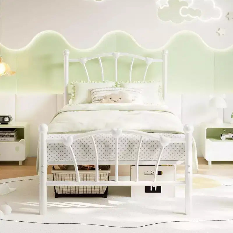 Cadre de lit en métal en forme de cœur avec tête de lit et pied de lit - Support à lattes solide, espace de rangement sous le lit pour chambre à coucher